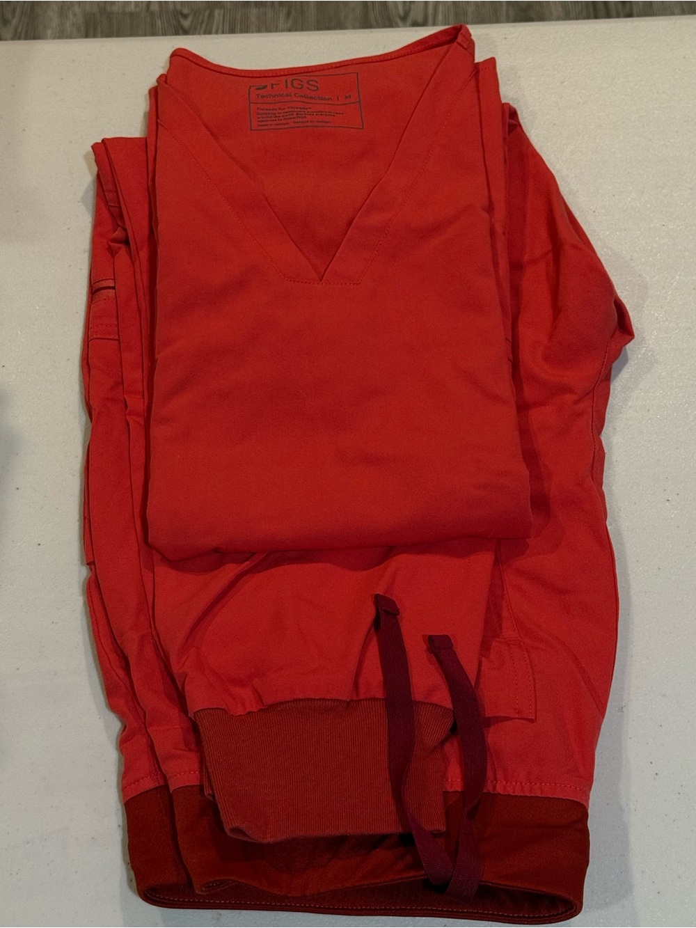 Figs Clay Medium Petite Zamora with Medium Casma Top